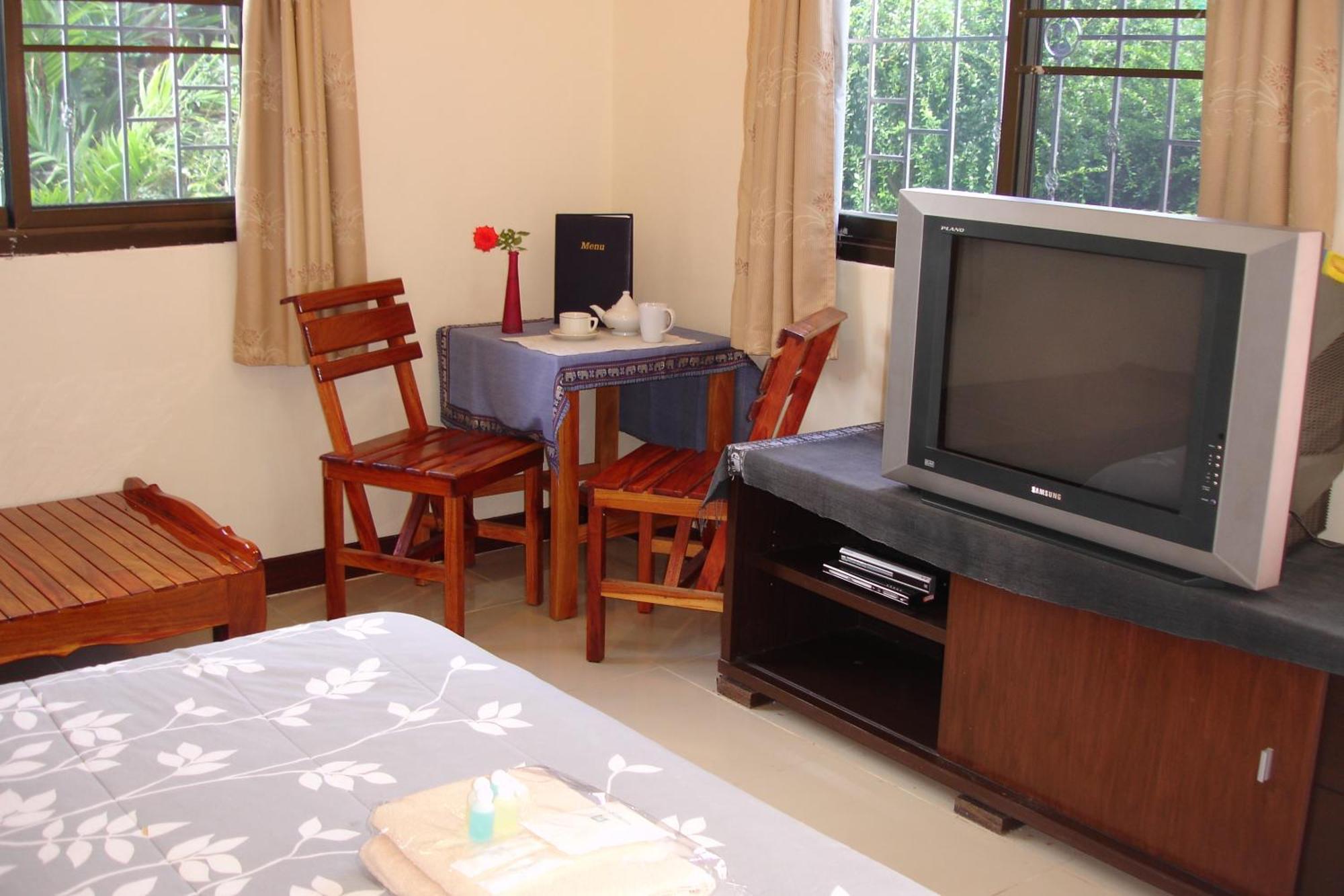 Home Stay Stc Bed And Breakfast Udon Thani Exterior photo