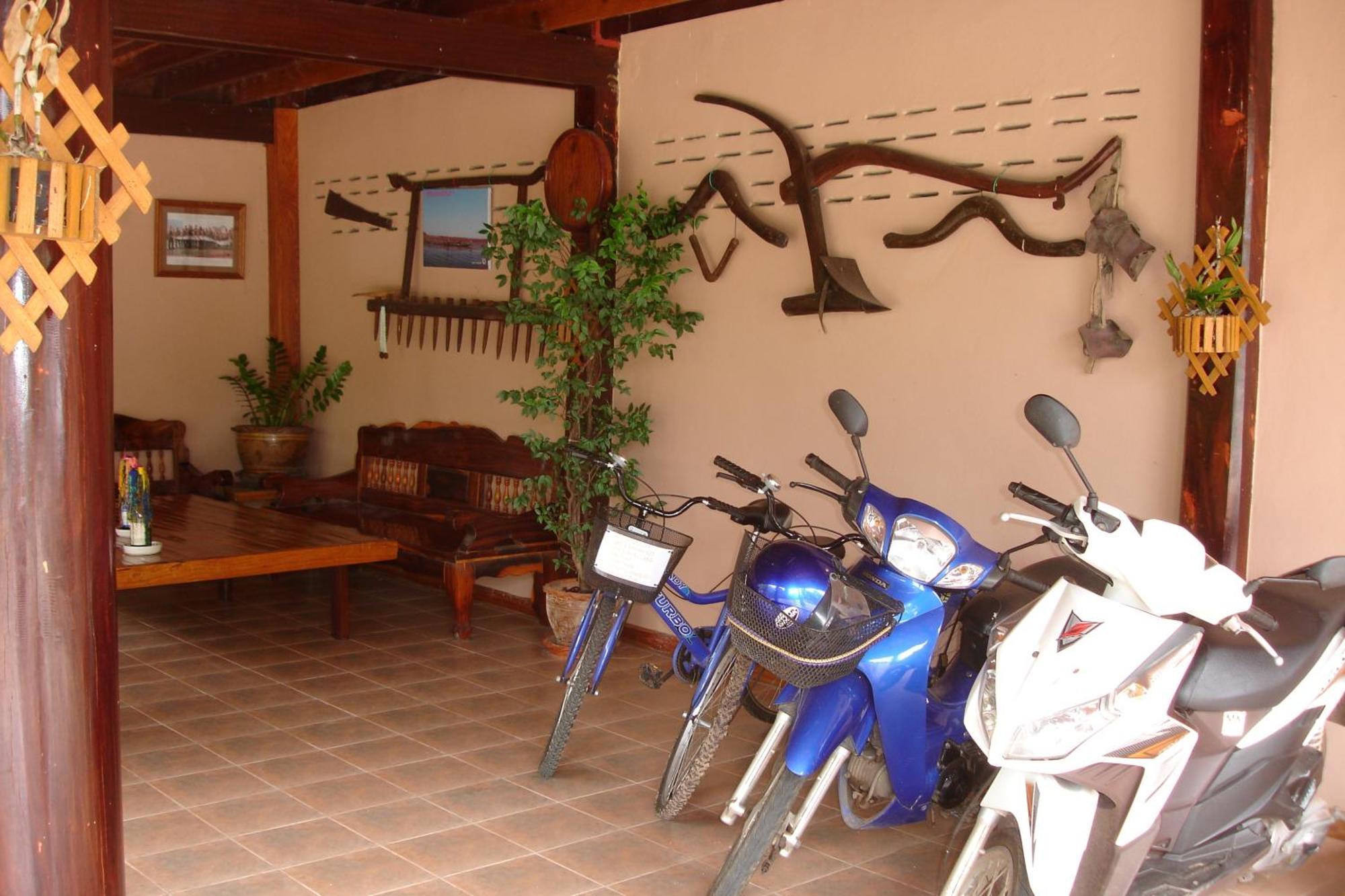 Home Stay Stc Bed And Breakfast Udon Thani Exterior photo