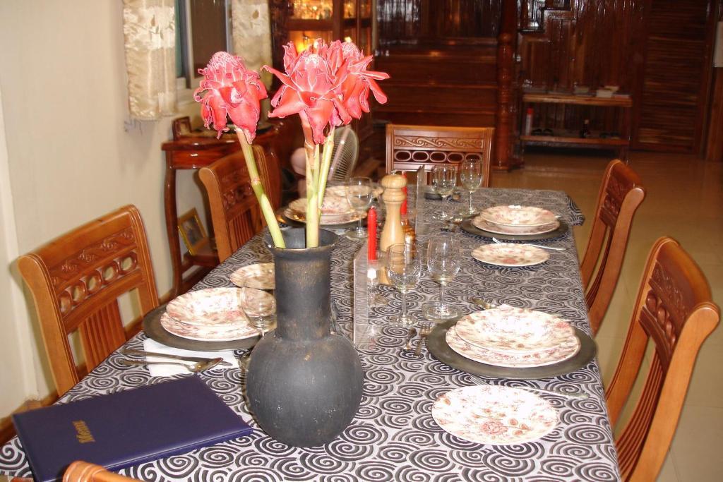 Home Stay Stc Bed And Breakfast Udon Thani Exterior photo