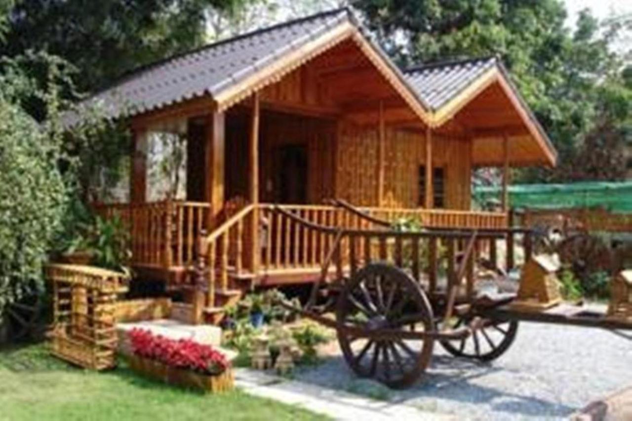 Home Stay Stc Bed And Breakfast Udon Thani Exterior photo